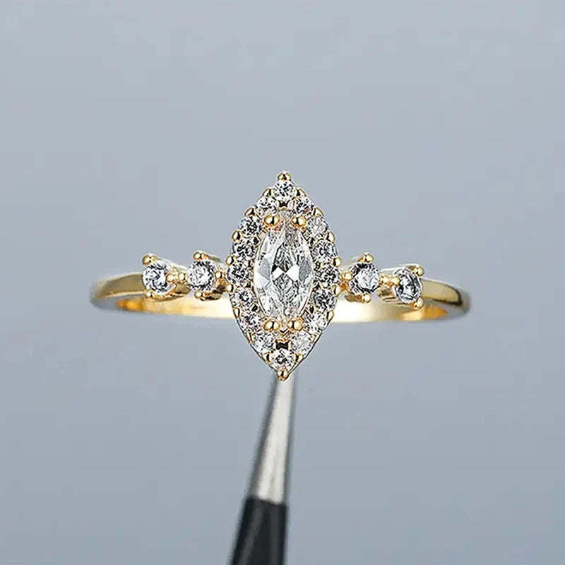 Bague Exquise en Zirconia Marquise