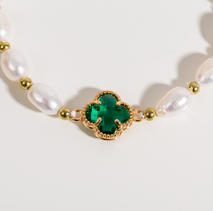 Bracelet en trèfle émeraude orné d&