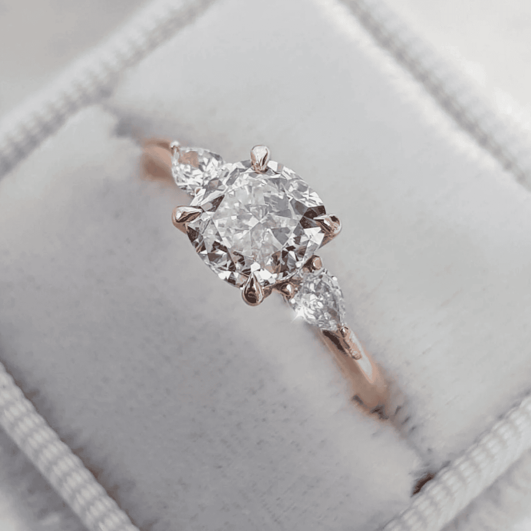 Bague Accent Poire en Cristal Taille Coussin