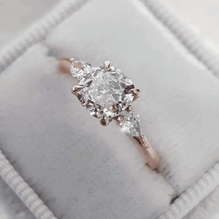 Bague Accent Poire en Cristal Taille Coussin