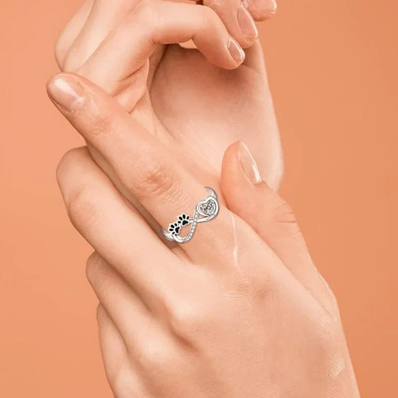 Bague en zirconium au design cœur et infini