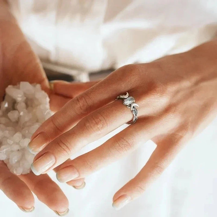 Bague en Pierre de Lune en Croissant Céleste