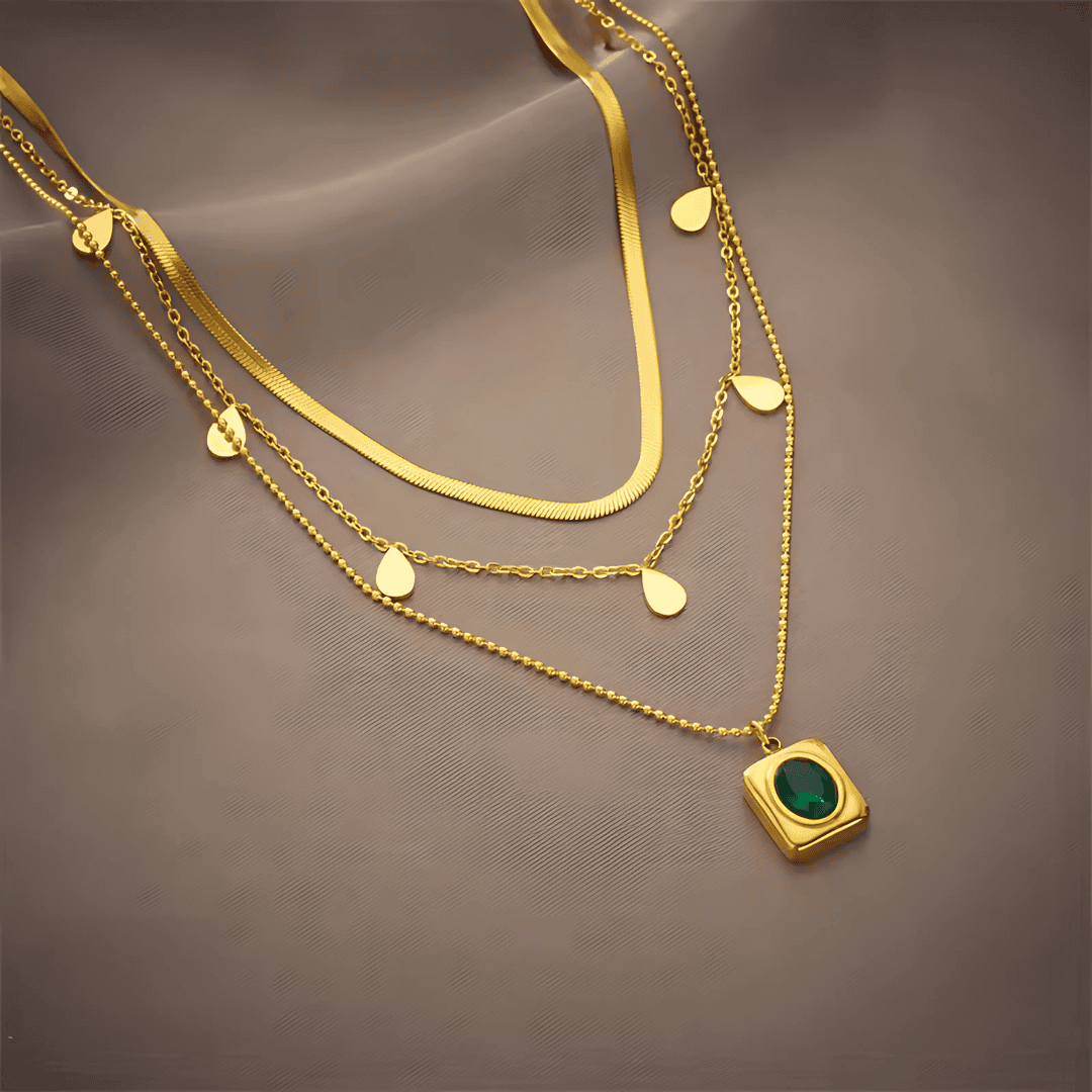 Collier Superposé Élégant en Émeraude