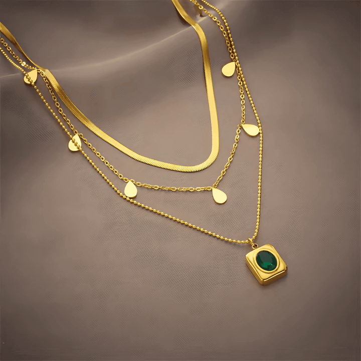 Collier Superposé Élégant en Émeraude