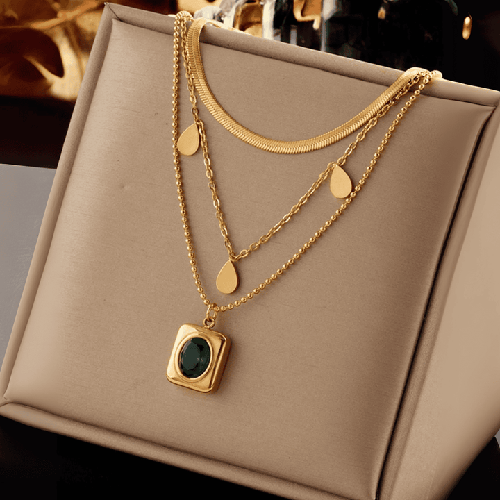 Collier Superposé Élégant en Émeraude