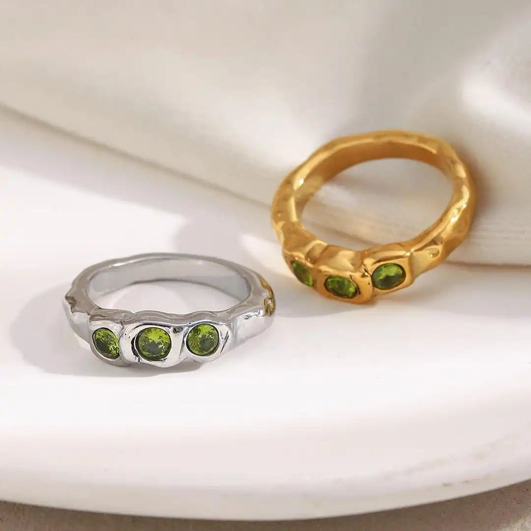 Vintage Gold Gemstone Inlaid Ring