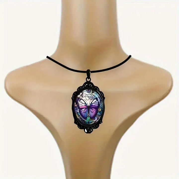 Collier Pendentif en Forme de Papillon avec Cristal Violet