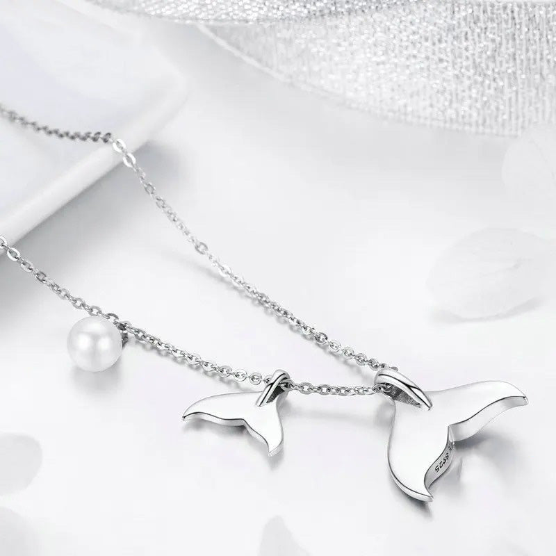 Collier Océan avec Pendentif Queue de Baleine en Perle