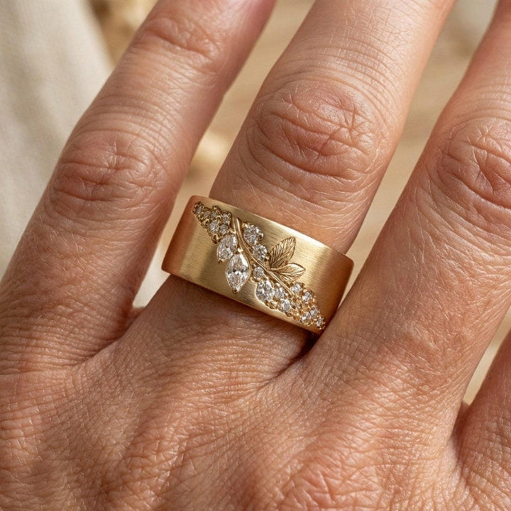 Exquisite Gold Inlay Zirconium Ring