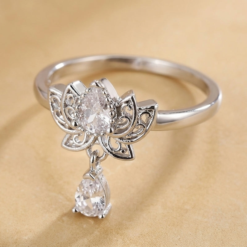 Bague Lotus Radieux en Zirconium