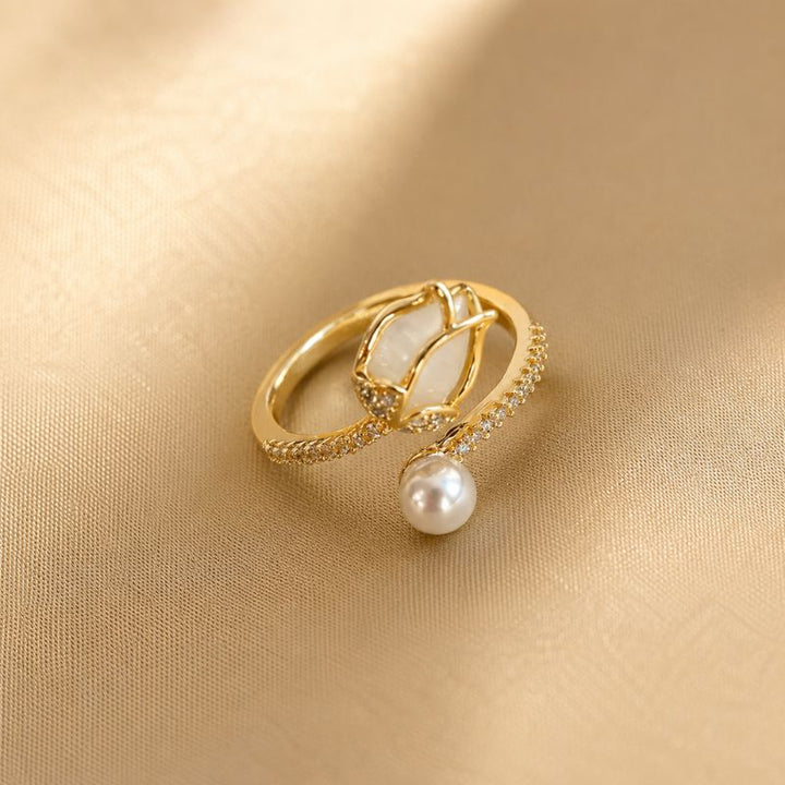 Bague Exquise en Or en Forme de Bouton de Tulipe