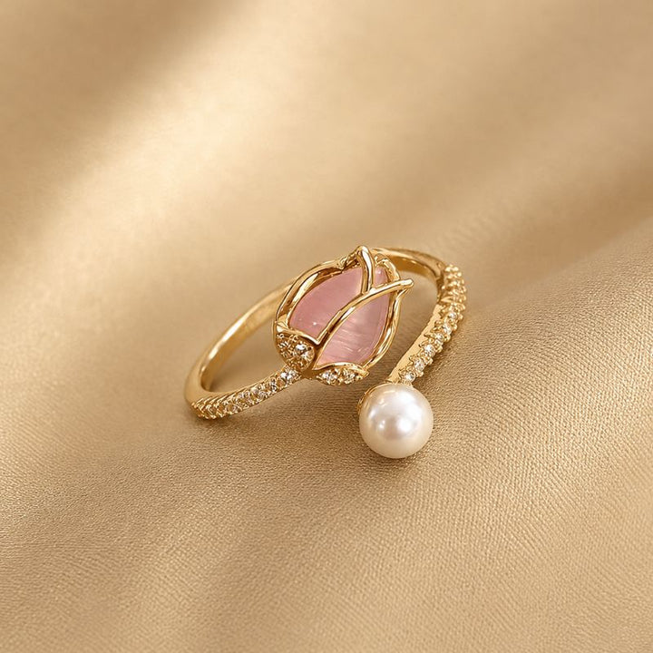 Bague Exquise en Or en Forme de Bouton de Tulipe