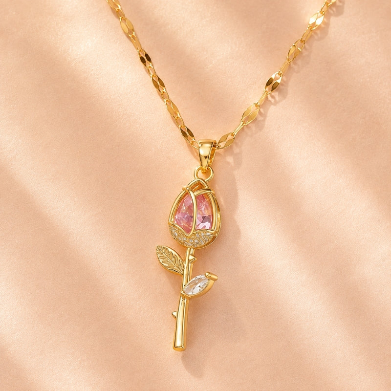 Collier avec pendentif en forme de fleur élégante