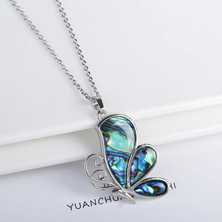 Collier Pendentif en Coquillage Naturel - Papillon