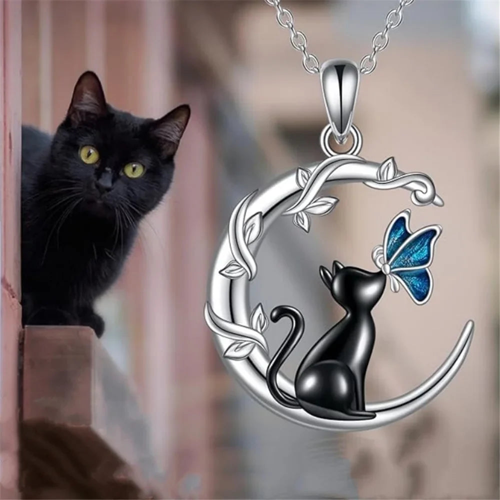 Collier Pendentif en Cristal de Lune et Papillon