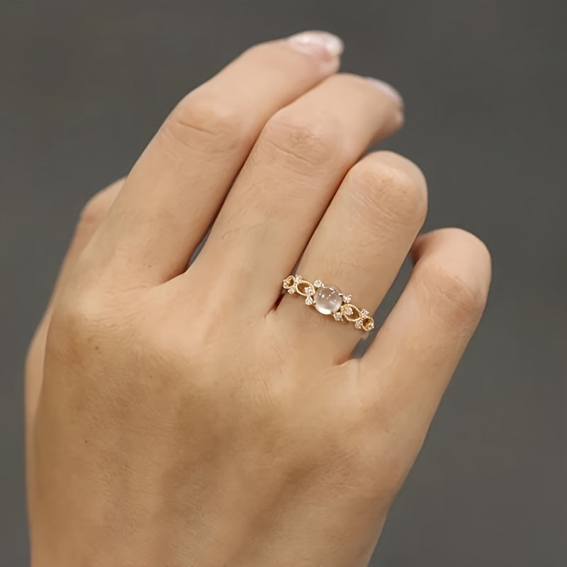 Bague Élégante en Pierre de Lune Dorée