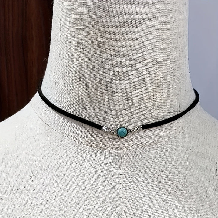 Choker en velours noir avec opale minérale