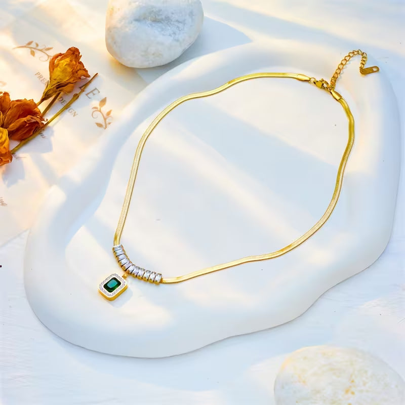 Regalia Prism Emerald Necklace | Gold