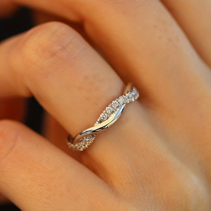 Bague Torsadée en Cristal Pavé