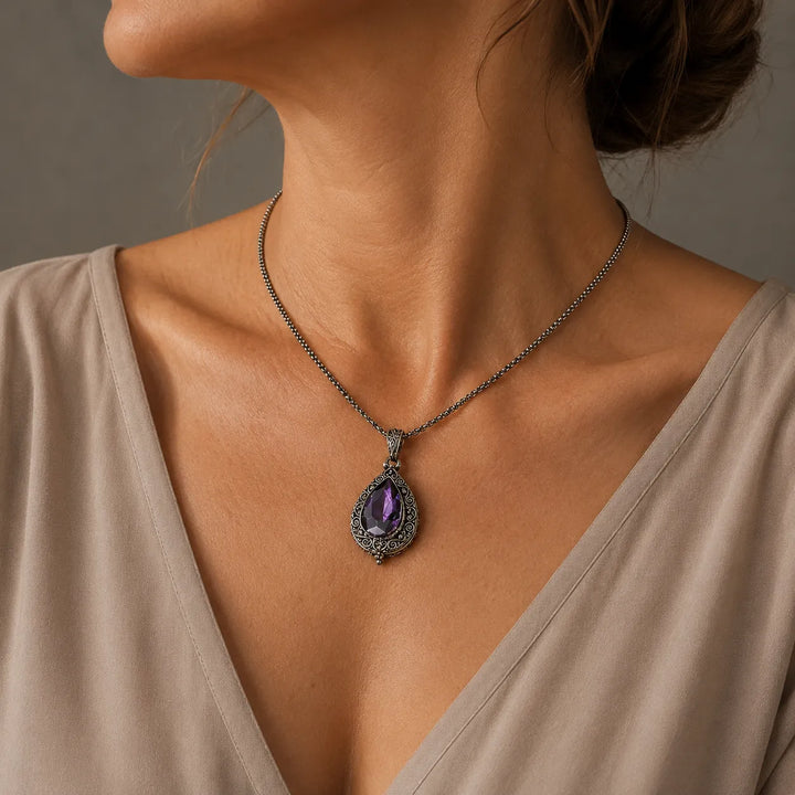 Collier Pendentif en Améthyste en Forme de Goutte
