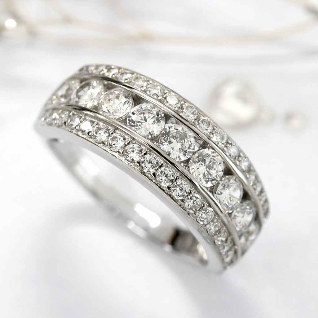 Bague Élégante en Argent avec Gemme