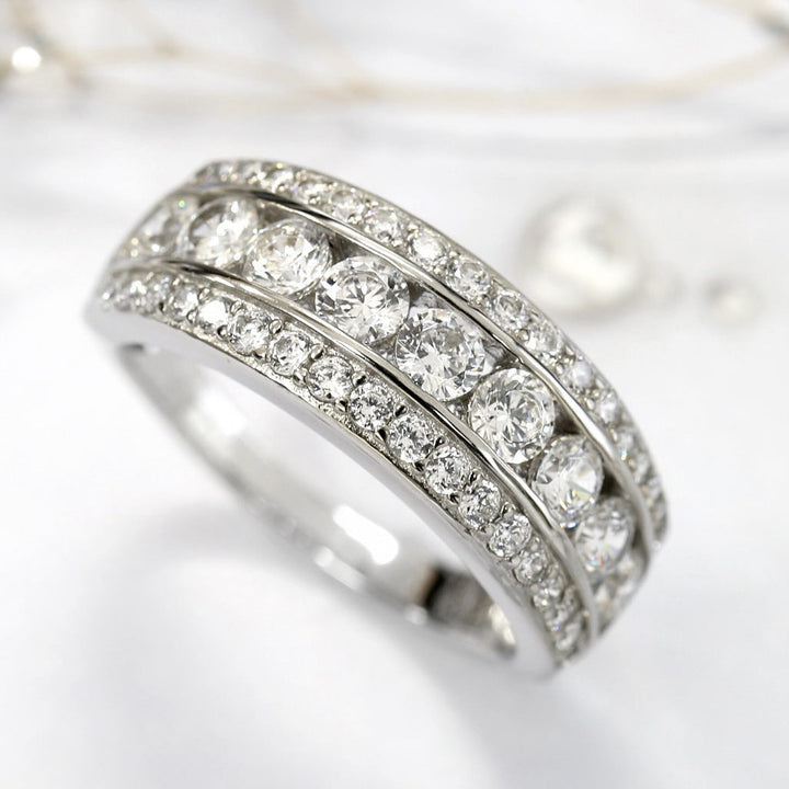 Bague Élégante en Argent avec Gemme