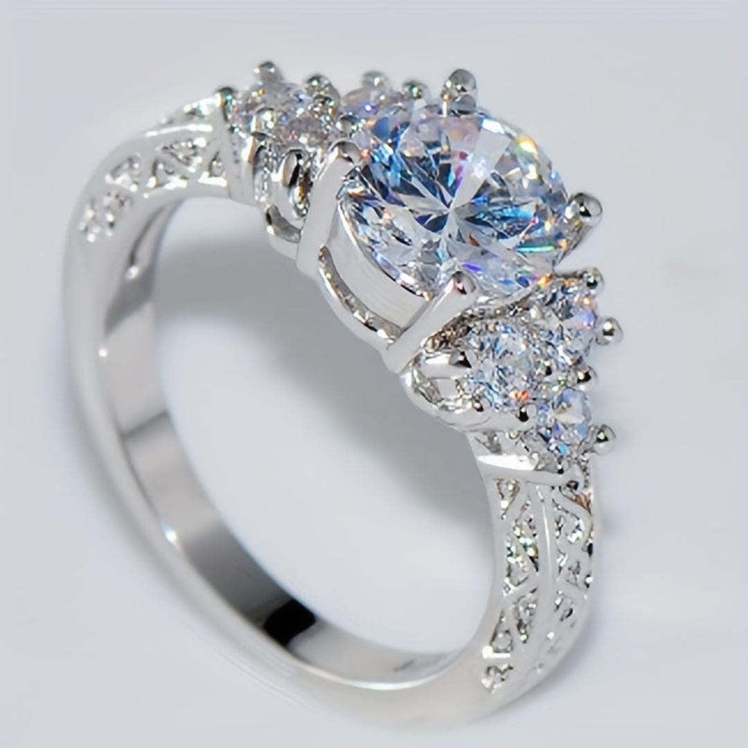 Bague Vintage en Filigrane avec Trois Gemmes