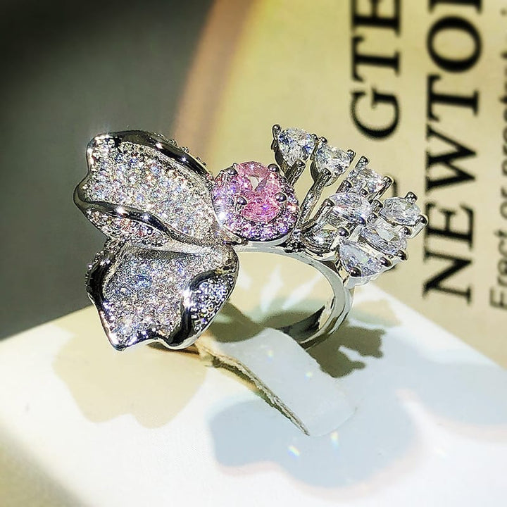 Bague Éclatante en Pétales de Fleurs