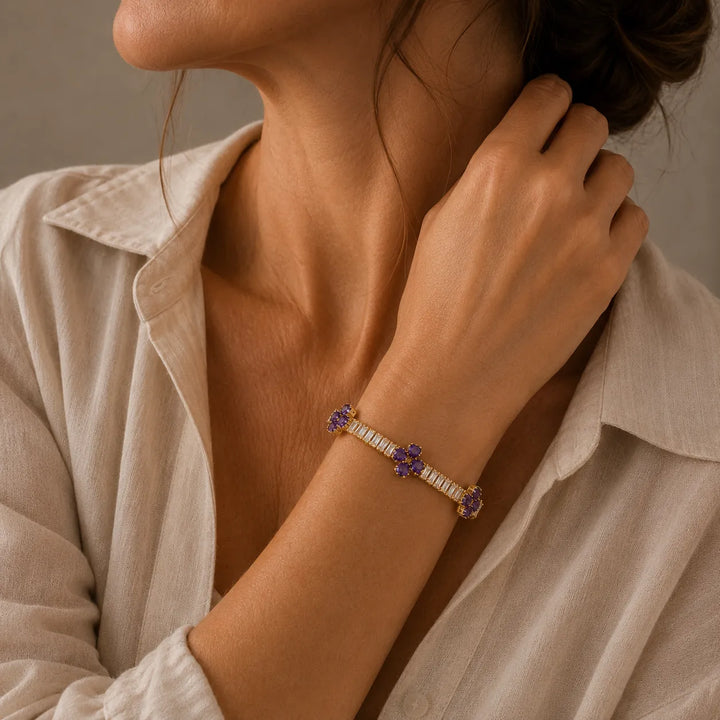 Bracelet en or avec améthyste en forme de trèfle
