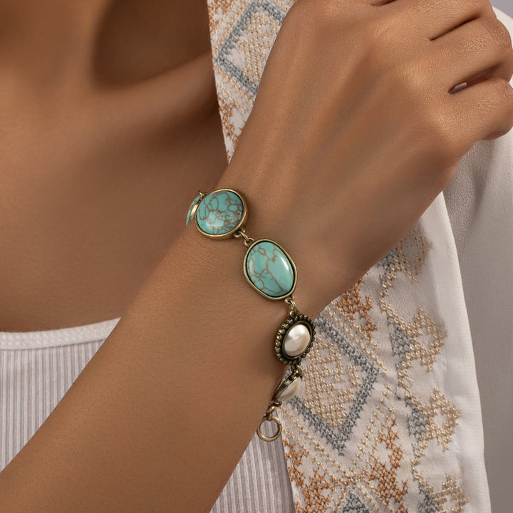 Bracelet Majestueux en Perles de Turquoise