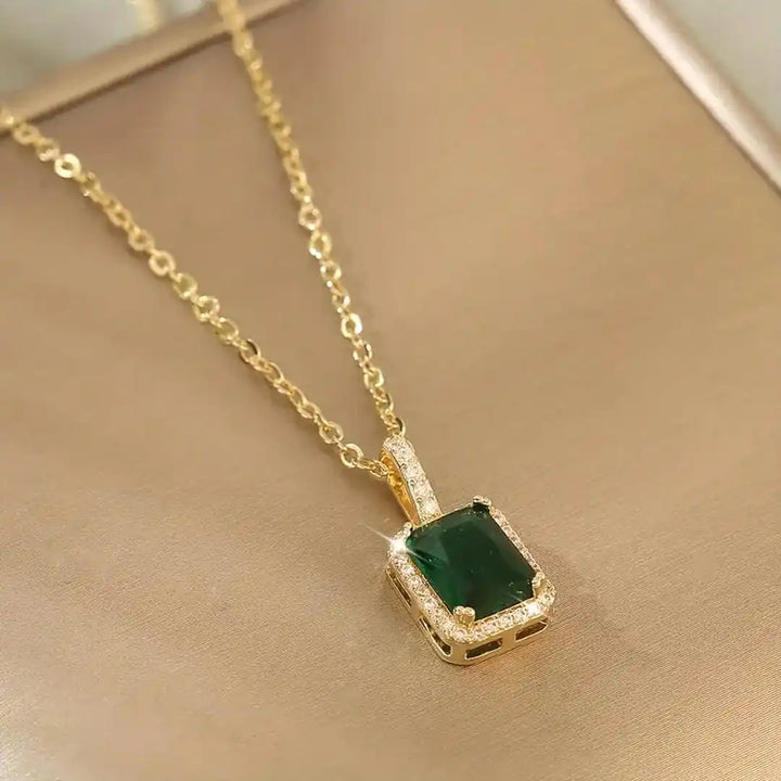 Collier en Émeraude Cristalline et Or