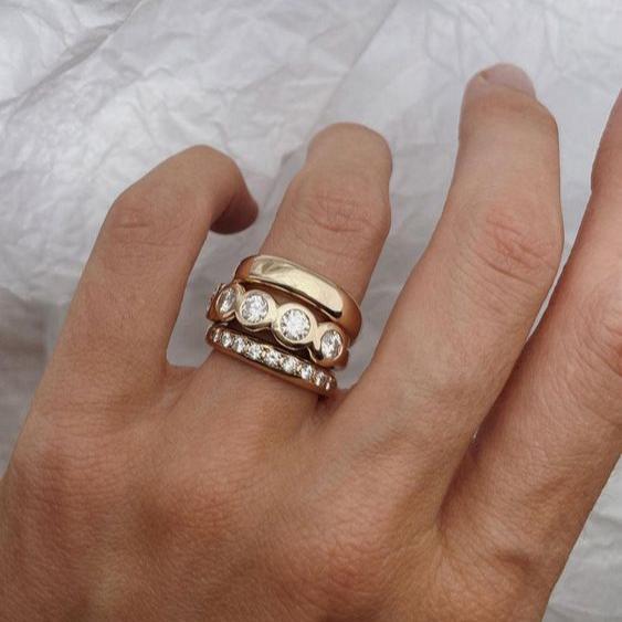 Bague en or forgé avec zirconium