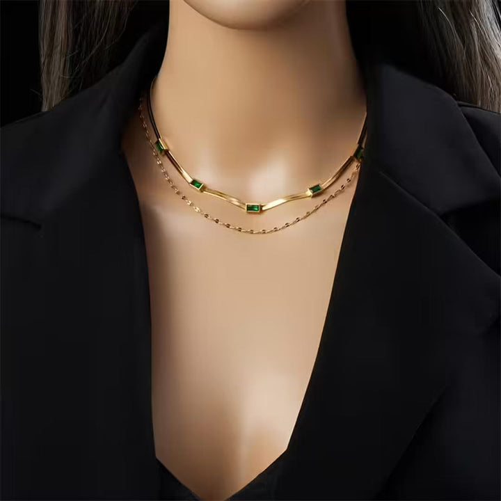 Collier Rétro en Or à Double Couche avec Gemme