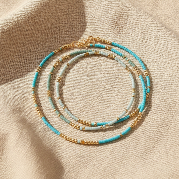 Ensemble de Bracelets Élastiques en Perles Turquoise, 4 Pièces avec Détails Dorés