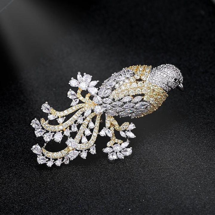 Broche Oiseau Chanteur avec Couronne
