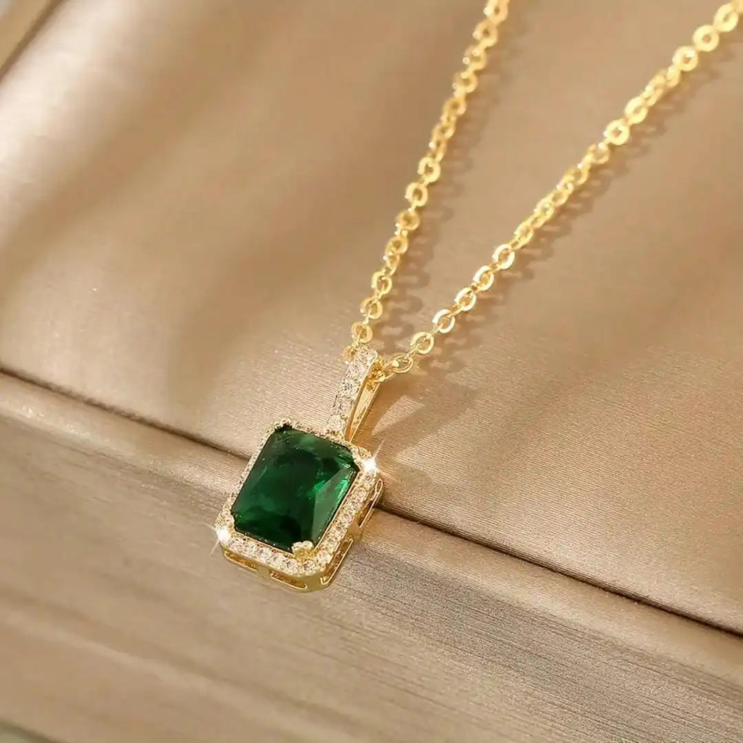 Collier en Émeraude Cristalline et Or