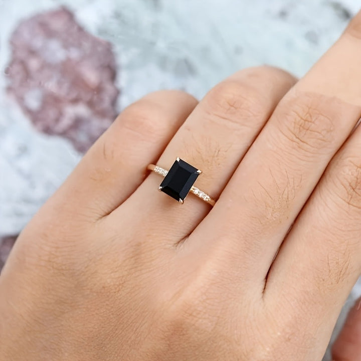 Bague Minimaliste en Zirconium Noir Éclatant