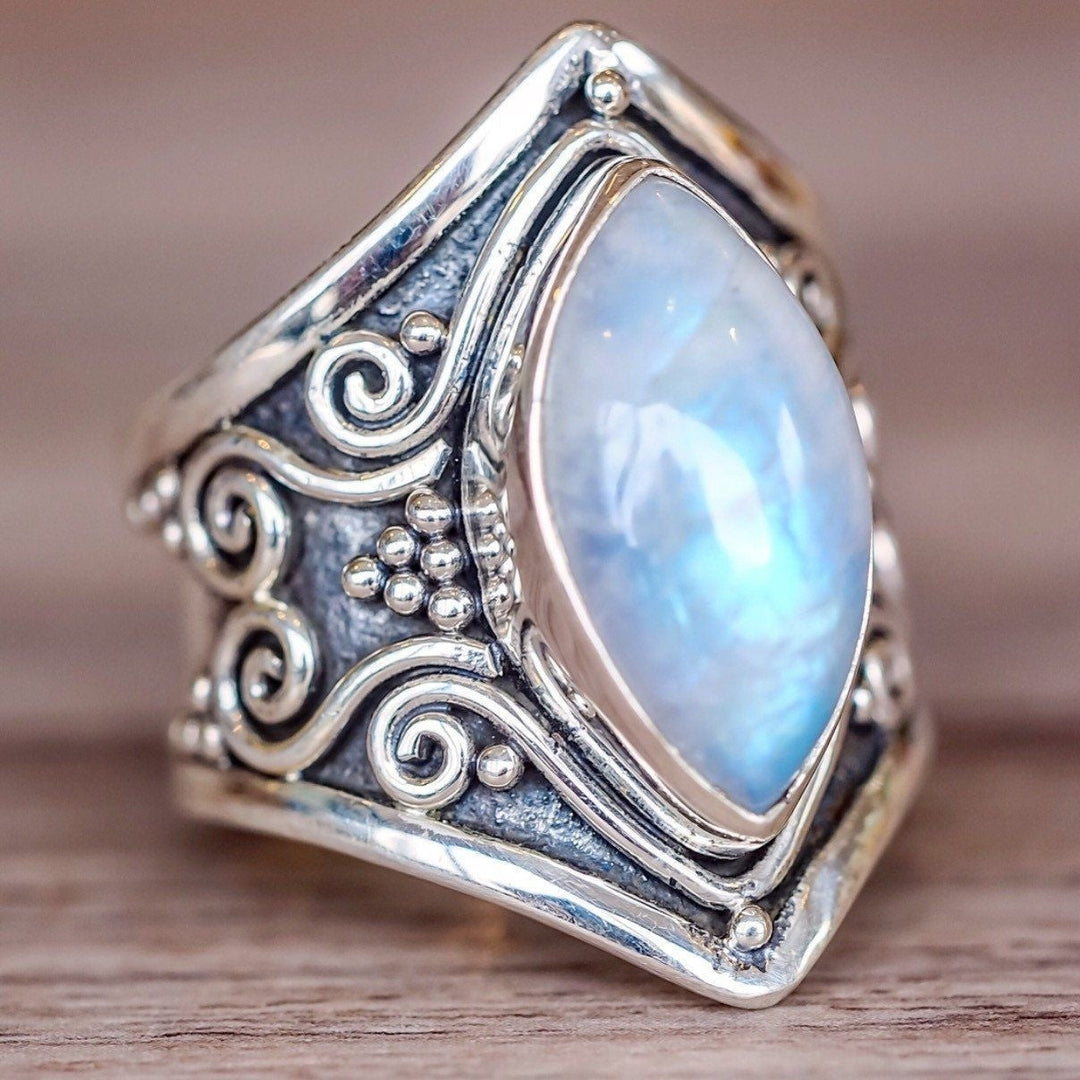 Bague Statement en Pierre de Lune Marquise Sertie