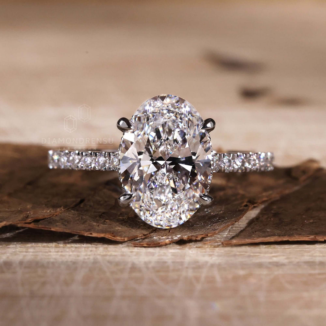 Bague Solitaire Ovale en Argent Traditionnelle