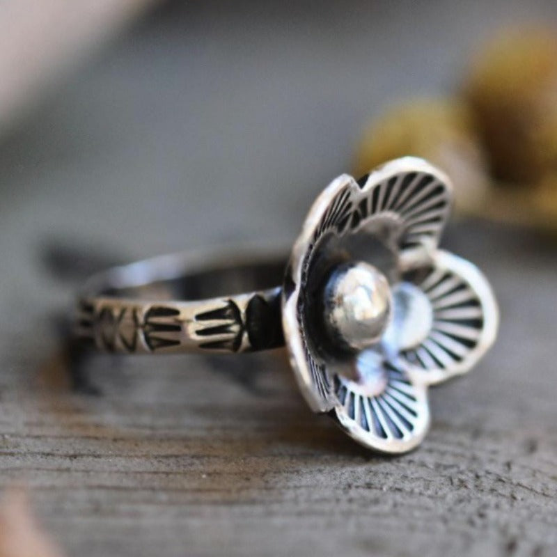 Bague Minimaliste Fleur Rétro