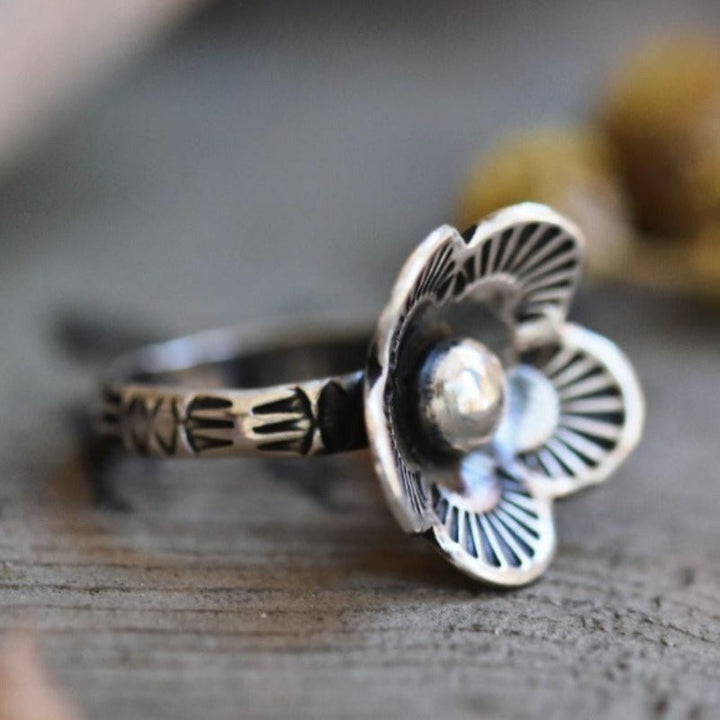 Bague Minimaliste Fleur Rétro
