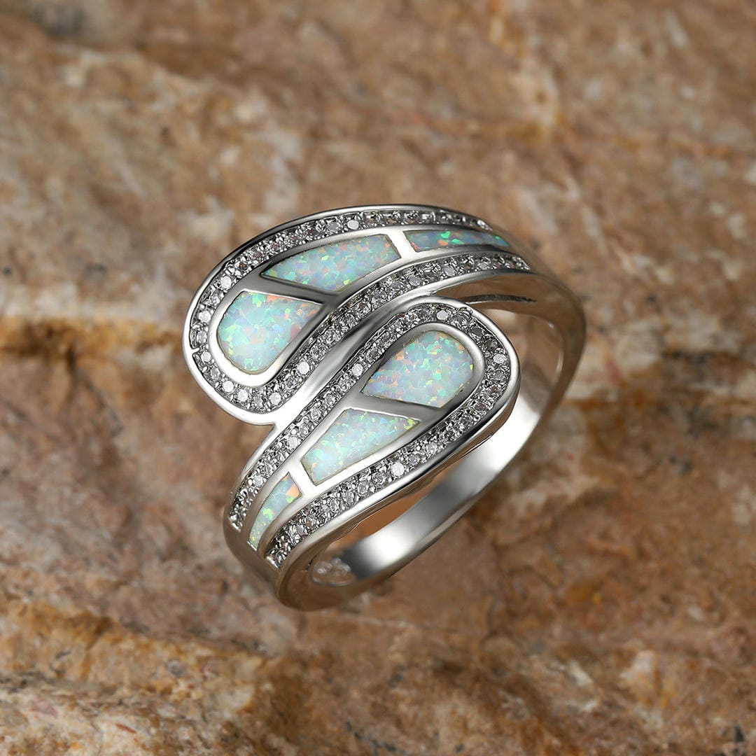 Bague en zirconium avec pierre opale incrustée
