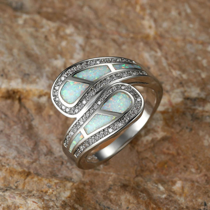 Bague en zirconium avec pierre opale incrustée
