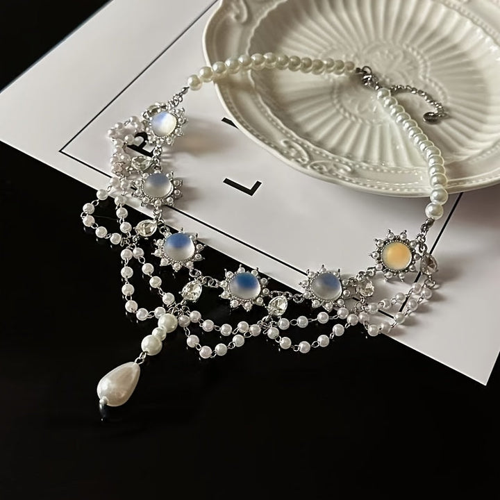 Collier choker en perles de pierre de lune