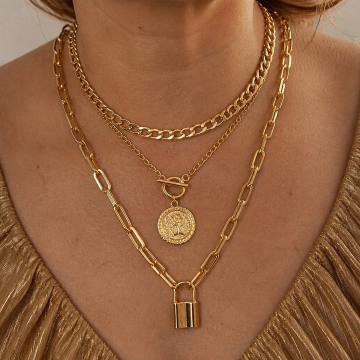 Collier à maillon avec grand médaillon