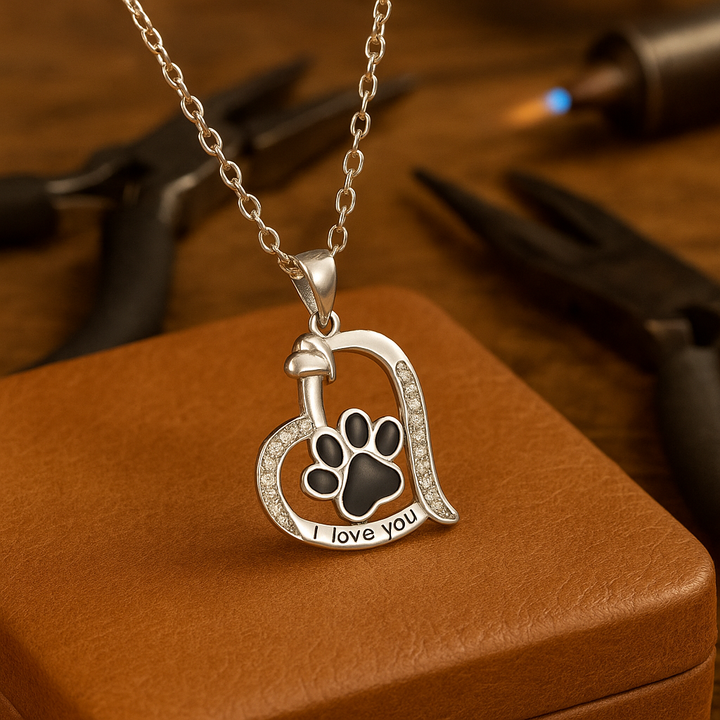 Collier en Forme de Cœur avec Empreinte de Patte de Chien en Zirconium