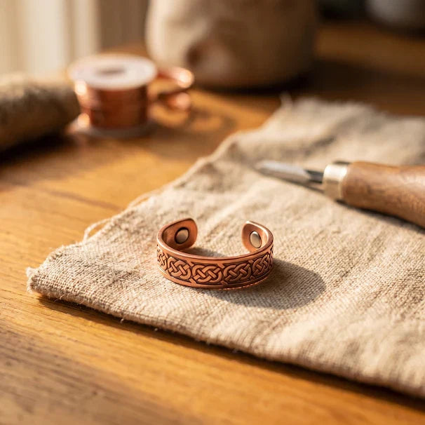 Bague Sculptée en Cuivre Éternel
