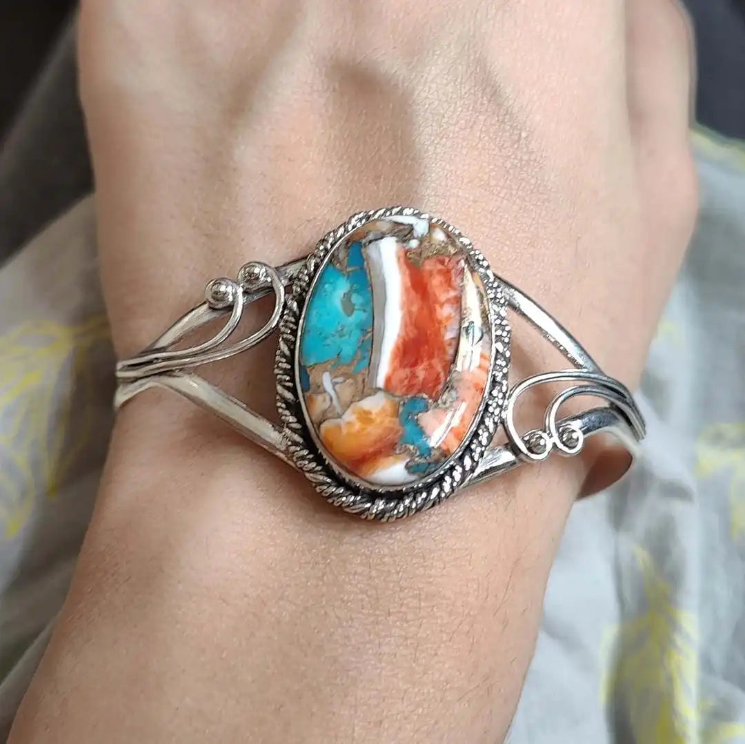 Bracelet en Gemmes Vibrantes Incrustées