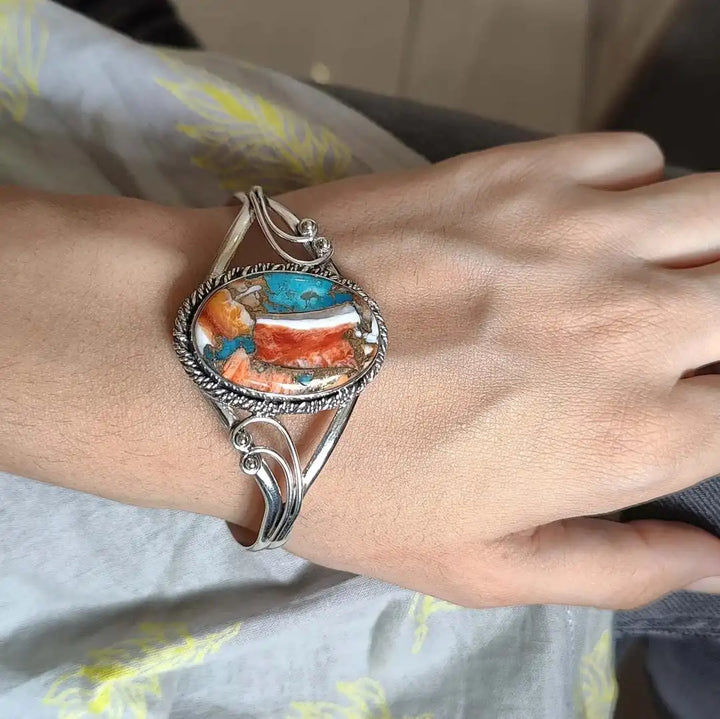 Bracelet en Gemmes Vibrantes Incrustées