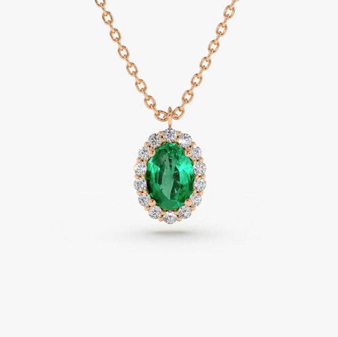 Collier Vintage Petite Émeraude en Halo
